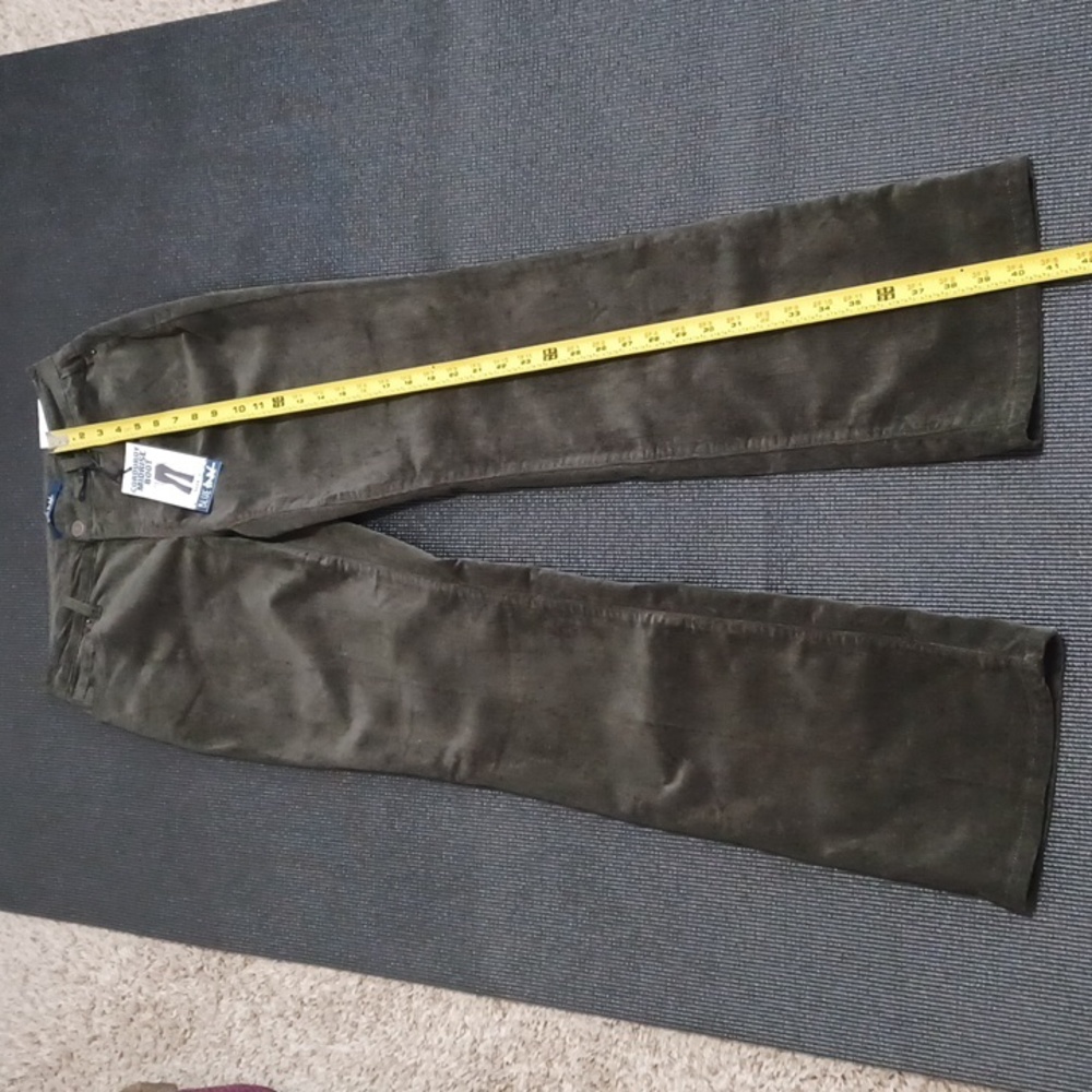 NEW size 3 green Corduroy pants. "Midrise Boot" pants. Casual. Everyday - Picture 9 of 16